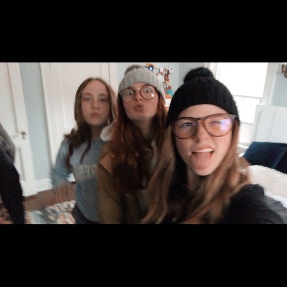 Meet your Posher, Riley - Picture 4 of 5